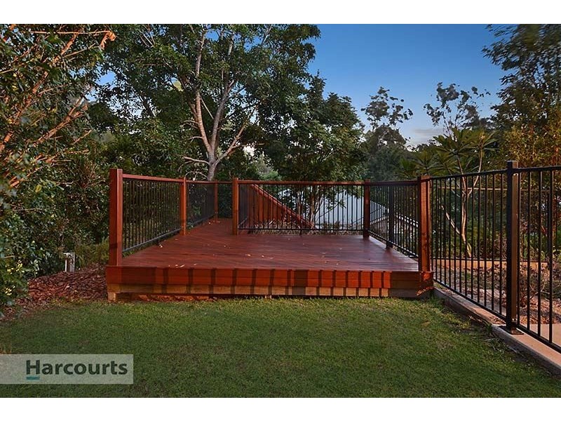 16 Cranwood Court, Ferny Hills QLD 4055