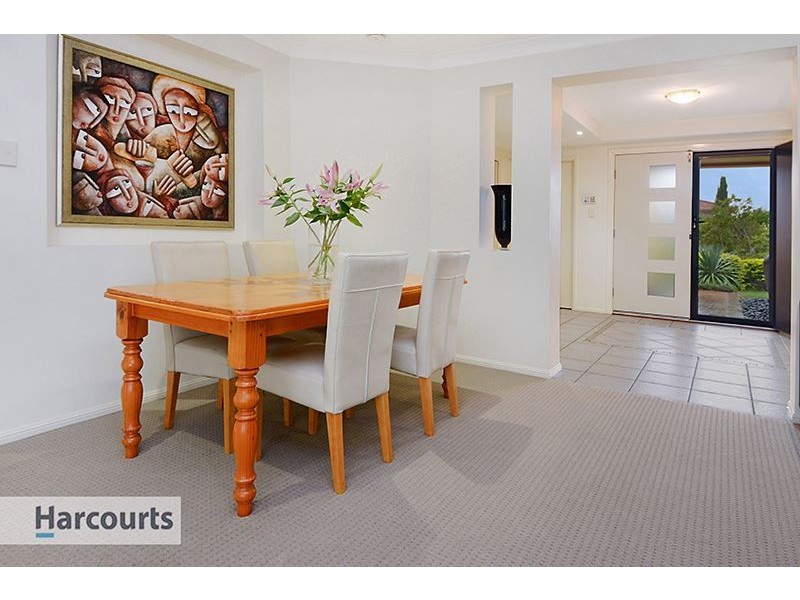 3 Davidson Close, Arana Hills QLD 4054