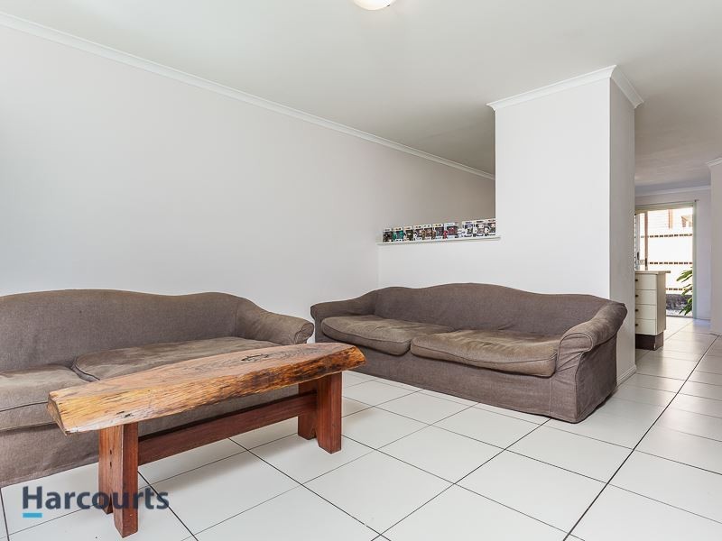 2/22 Mortimer Street, Caboolture QLD 4510