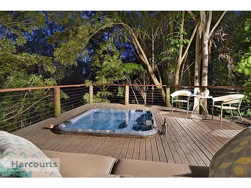 34 Montego Court, Eatons Hill QLD 4037