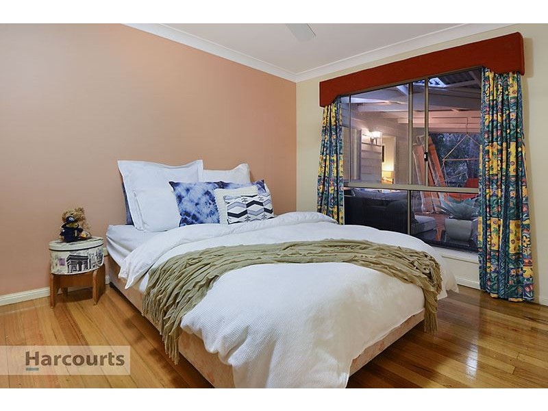 34 Montego Court, Eatons Hill QLD 4037