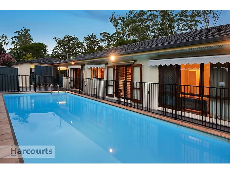 23 Kuringal Drive, Ferny Hills QLD 4055