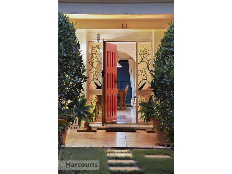 23 Kuringal Drive, Ferny Hills QLD 4055