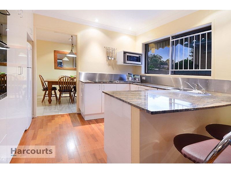 23 Kuringal Drive, Ferny Hills QLD 4055