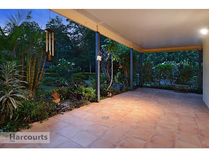 23 Kuringal Drive, Ferny Hills QLD 4055