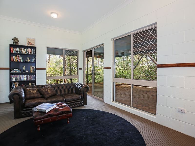 35 Leonarda Drive, Ferny Hills QLD 4055