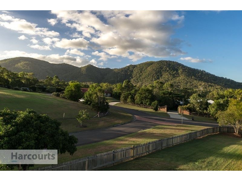 1 Hunting Place, Highvale QLD 4520