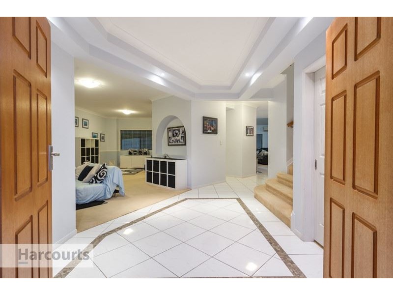 1 Hunting Place, Highvale QLD 4520