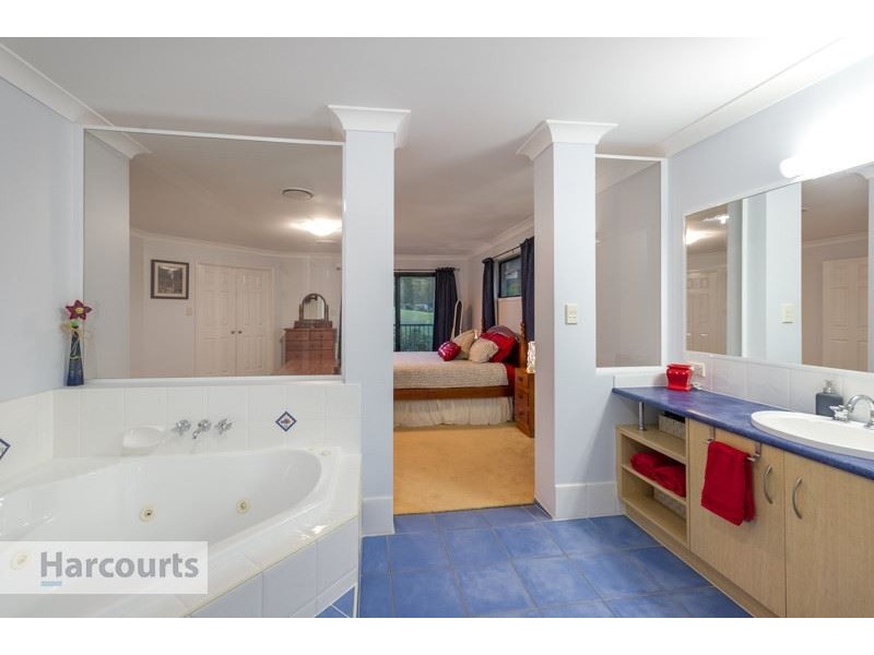 1 Hunting Place, Highvale QLD 4520