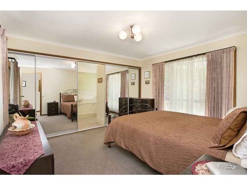 10 McCartney Court, Cashmere QLD 4500