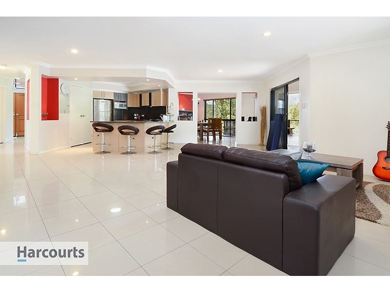 13 Equestrian Court, Highvale QLD 4520