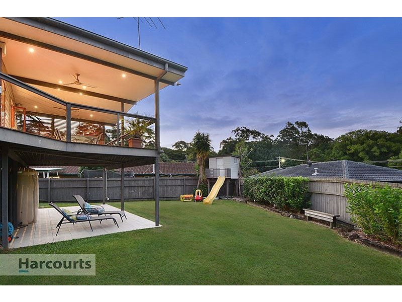 5 Caneby Street, Everton Hills QLD 4053