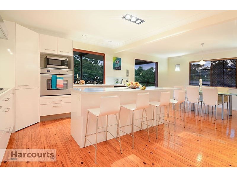 5 Caneby Street, Everton Hills QLD 4053