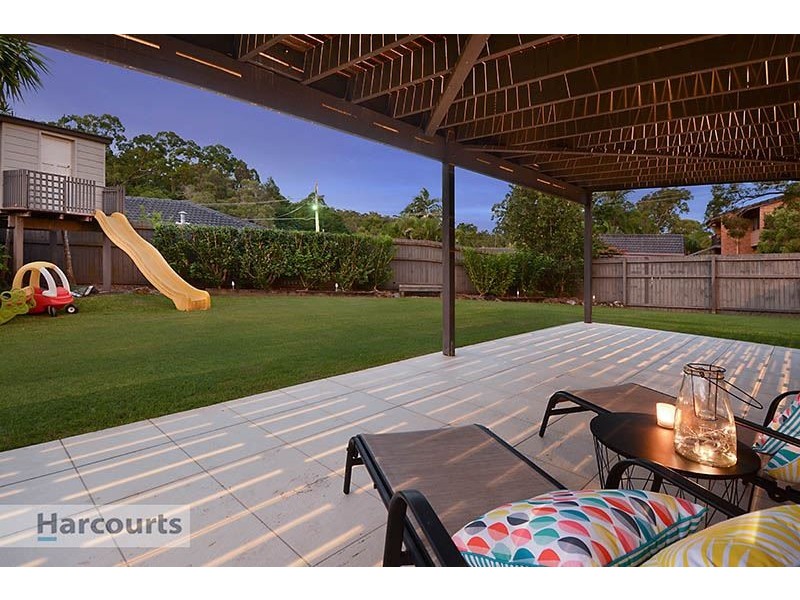 5 Caneby Street, Everton Hills QLD 4053