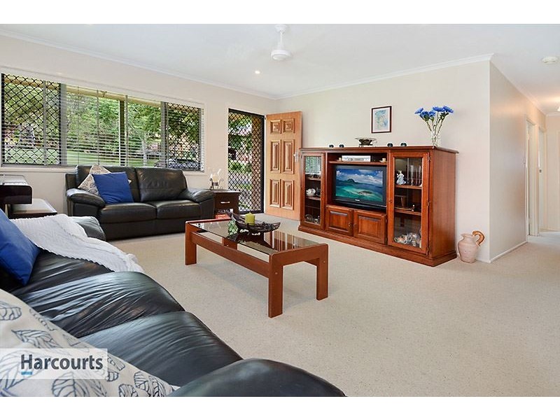 11 Kiama Crescent, Ferny Hills QLD 4055