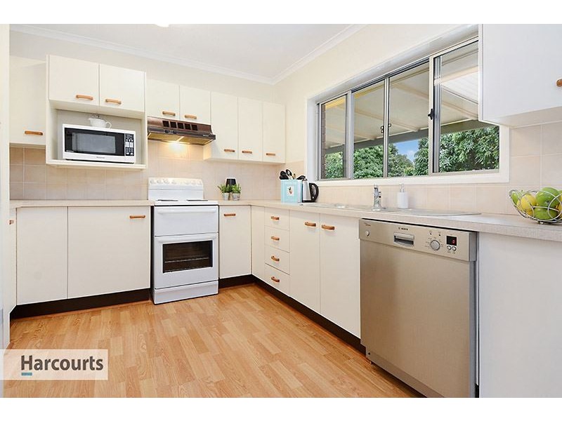 11 Kiama Crescent, Ferny Hills QLD 4055