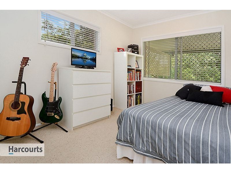 11 Kiama Crescent, Ferny Hills QLD 4055