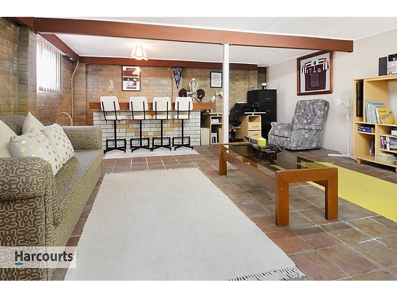 11 Kiama Crescent, Ferny Hills QLD 4055