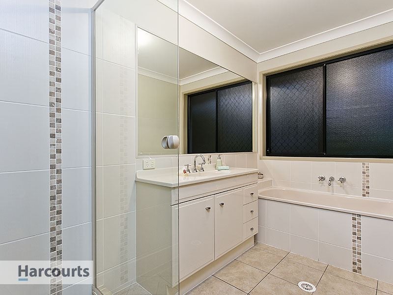 33 Ferndale Place, Upper Kedron QLD 4055