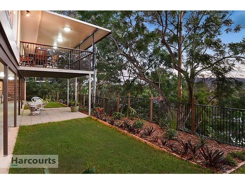 1058 South Pine Road, Everton Hills QLD 4053