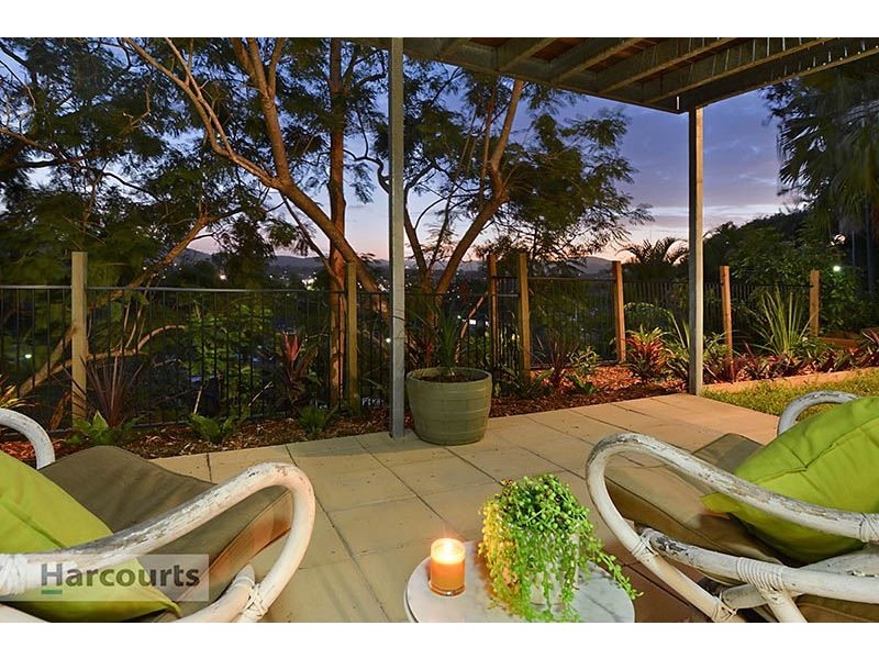 1058 South Pine Road, Everton Hills QLD 4053