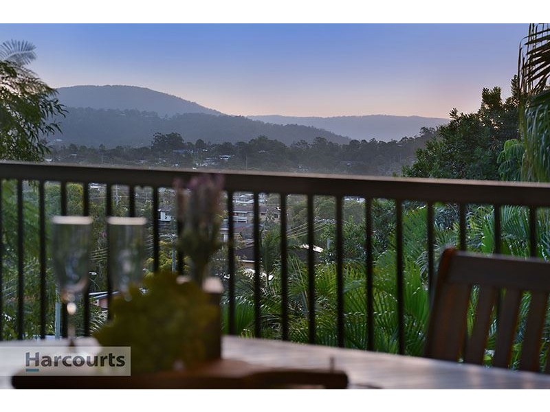 1058 South Pine Road, Everton Hills QLD 4053