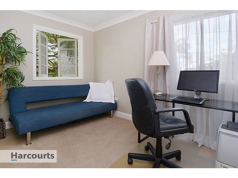 18 Lily Street, Mitchelton QLD 4053