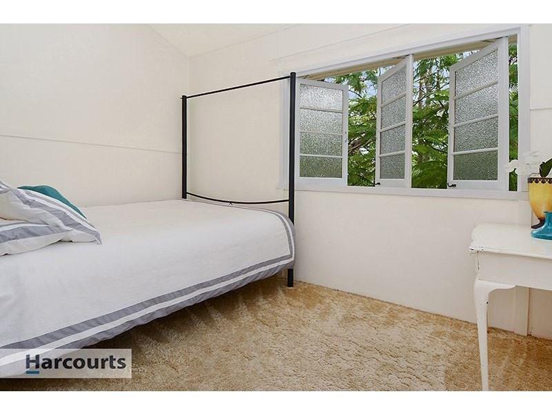 18 Lily Street, Mitchelton QLD 4053