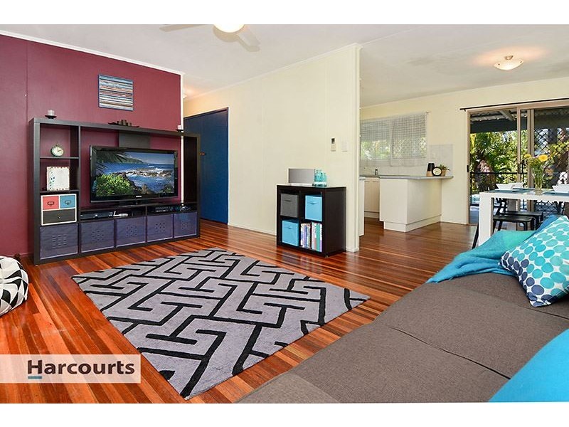 74 Camelia Avenue, Everton Hills QLD 4053