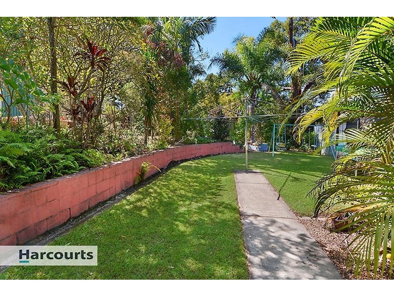 74 Camelia Avenue, Everton Hills QLD 4053