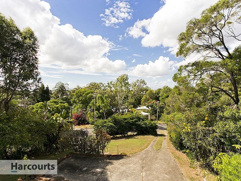 4 Alwyn Street, Stafford Heights QLD 4053