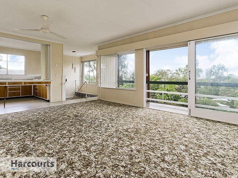 4 Alwyn Street, Stafford Heights QLD 4053