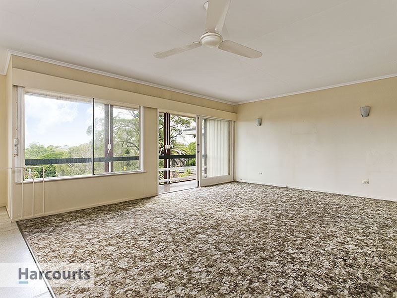 4 Alwyn Street, Stafford Heights QLD 4053