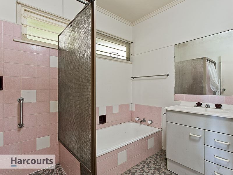 4 Alwyn Street, Stafford Heights QLD 4053