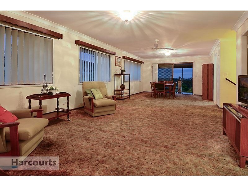 1042 South Pine Road, Everton Hills QLD 4053