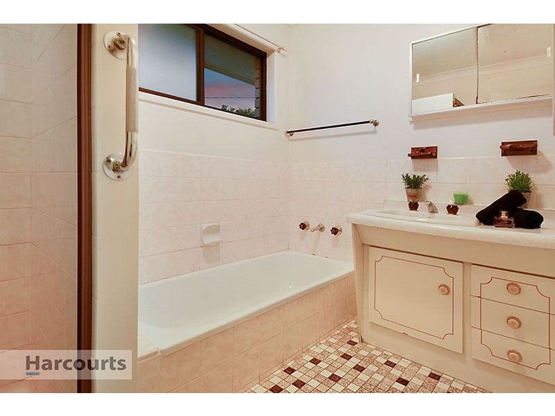 1042 South Pine Road, Everton Hills QLD 4053