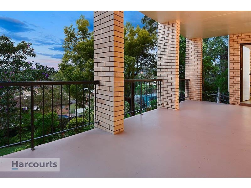 1042 South Pine Road, Everton Hills QLD 4053