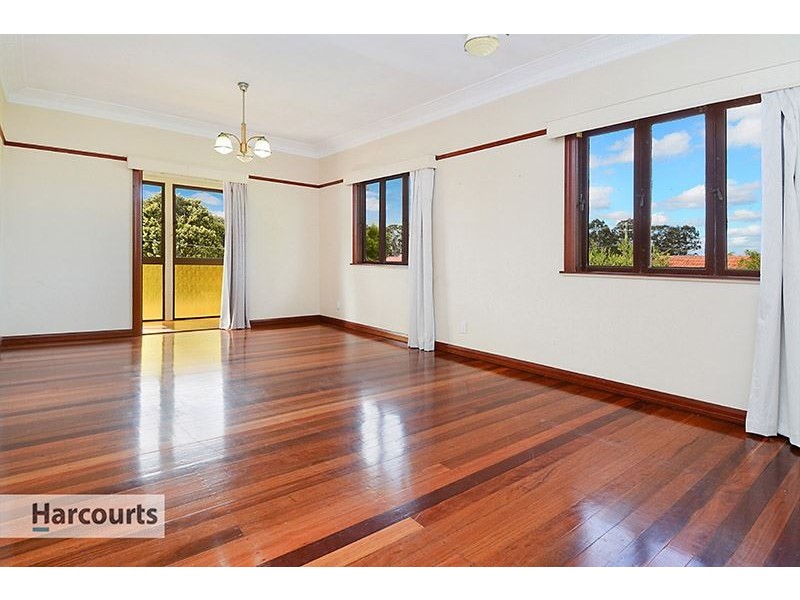 8 Barokee Street, Stafford QLD 4053