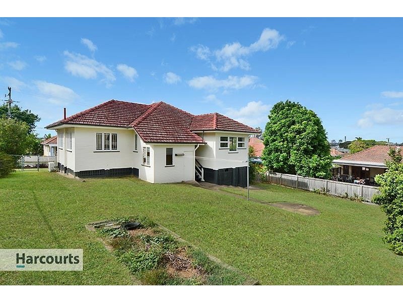 8 Barokee Street, Stafford QLD 4053