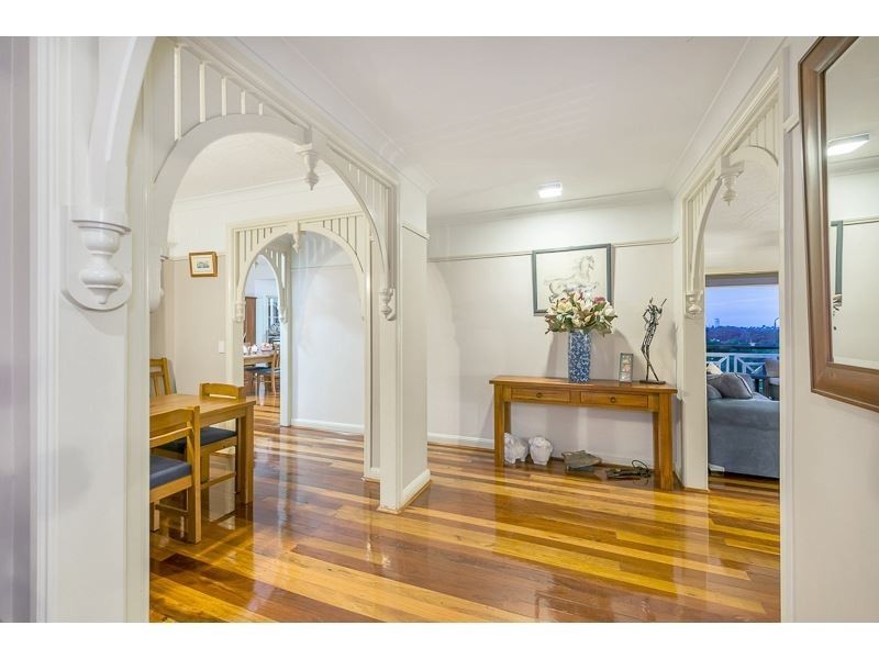 29 Bielby Road, Kenmore Hills QLD 4069