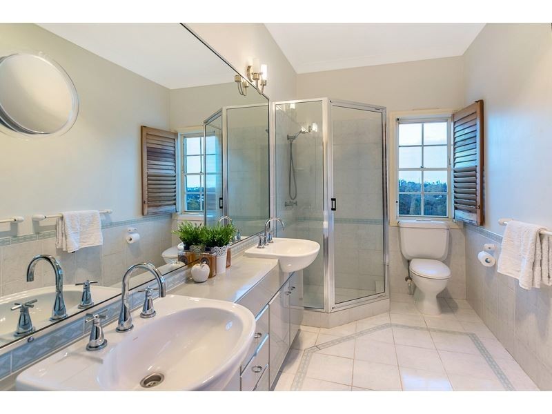 29 Bielby Road, Kenmore Hills QLD 4069