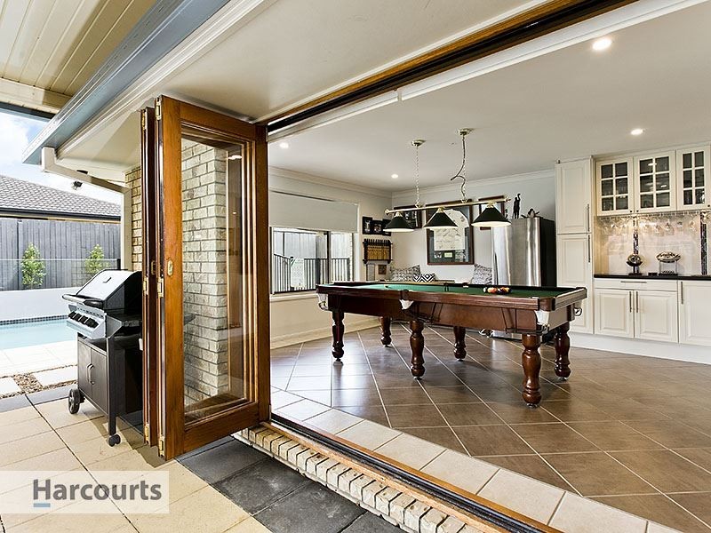 70 Charolais Crescent, Upper Kedron QLD 4055