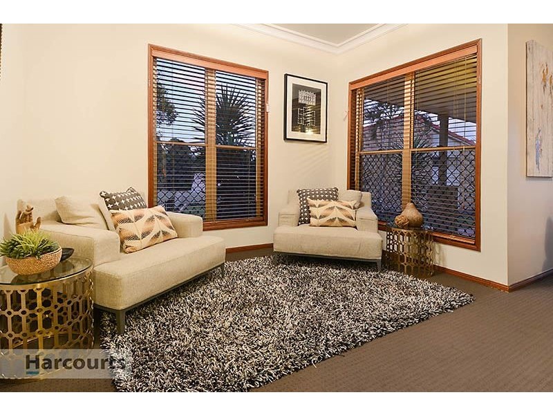 28 Oakmont Crescent, Albany Creek QLD 4035