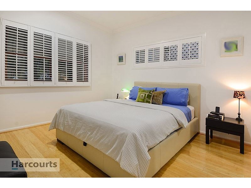 23 Woodtop Court, Ferny Hills QLD 4055