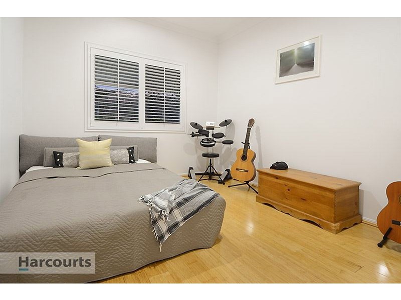 23 Woodtop Court, Ferny Hills QLD 4055