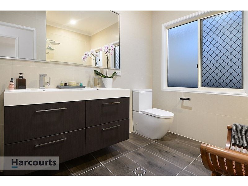 23 Woodtop Court, Ferny Hills QLD 4055