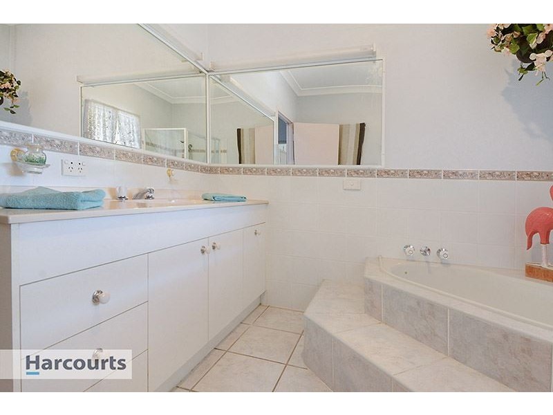 16 Wideview Terrace, Arana Hills QLD 4054