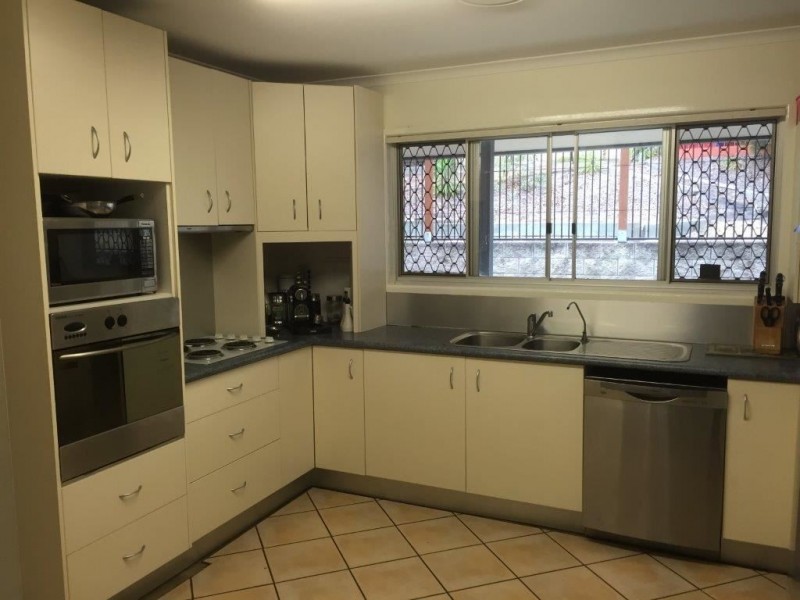 17 Barker Street, Cashmere QLD 4500