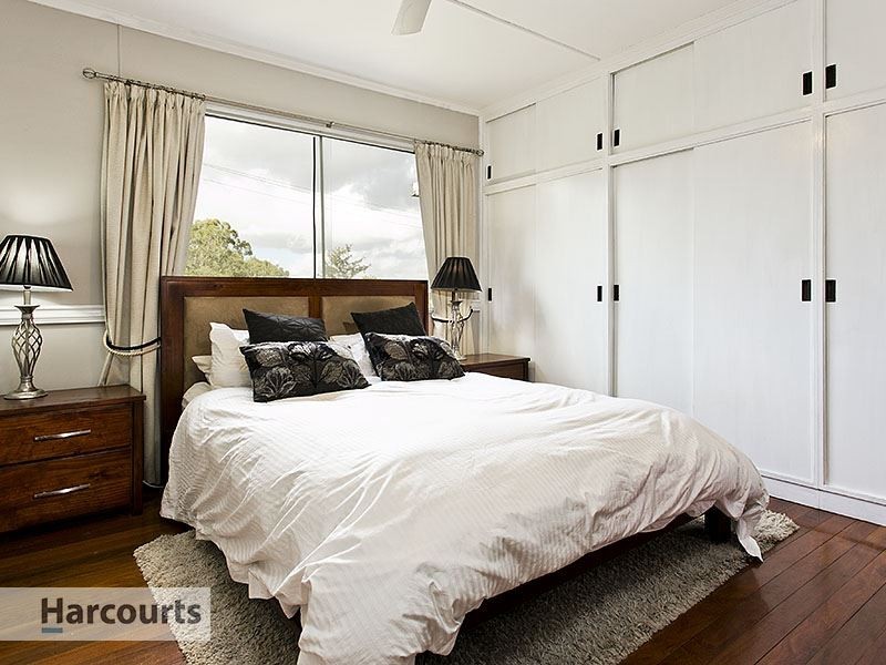 6 Gordon Road, Ferny Hills QLD 4055