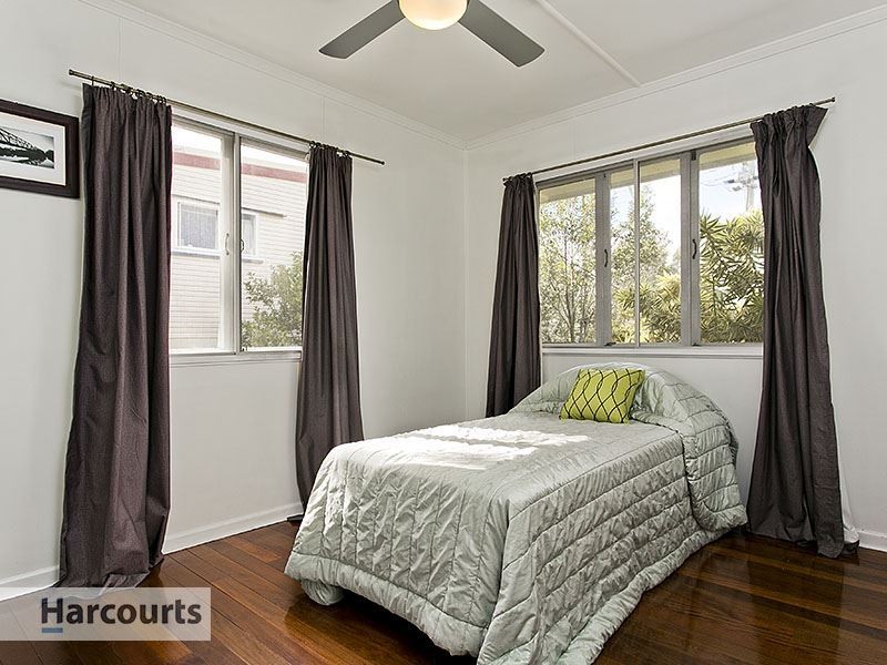 6 Gordon Road, Ferny Hills QLD 4055